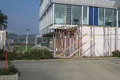 Fertigungs- und Bürogebäude